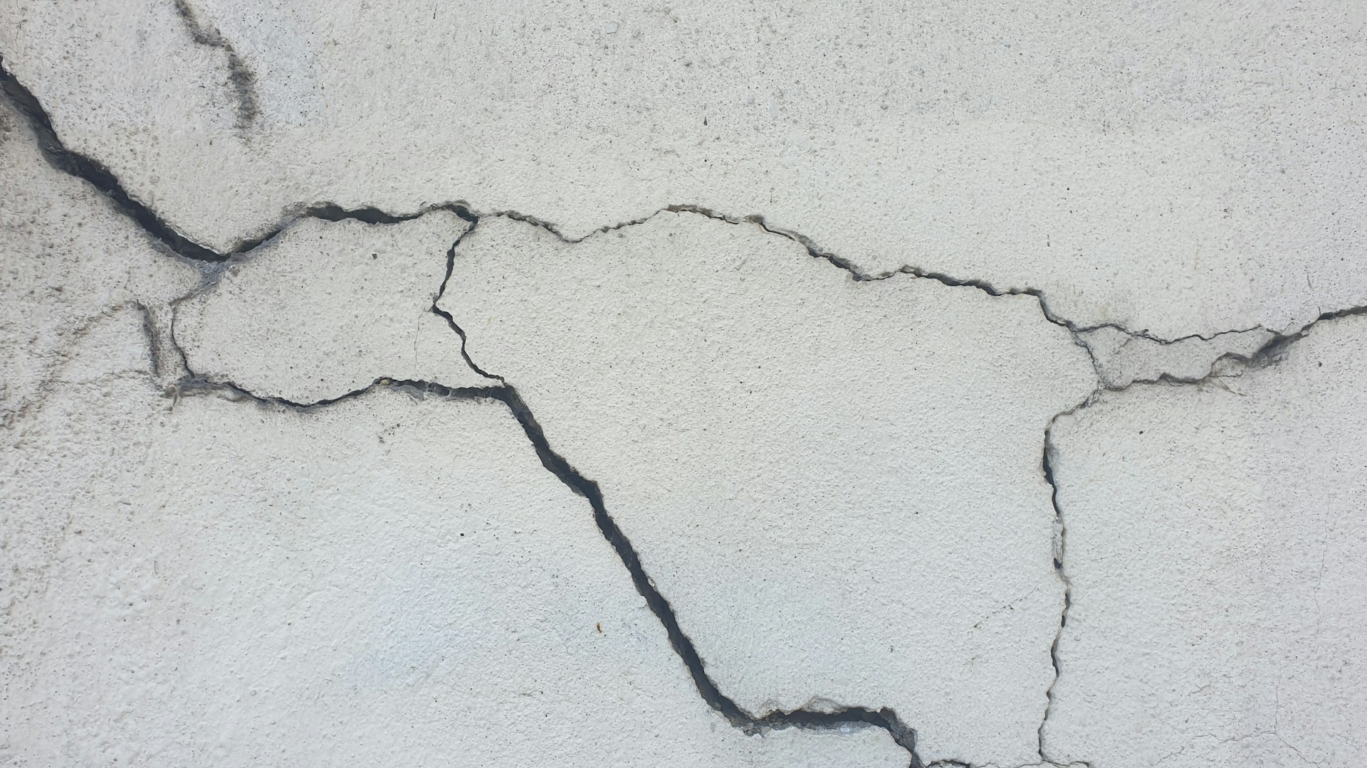 basement wall cracks
