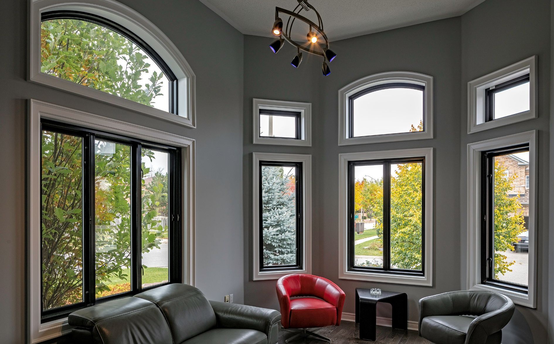 bay window with transoms