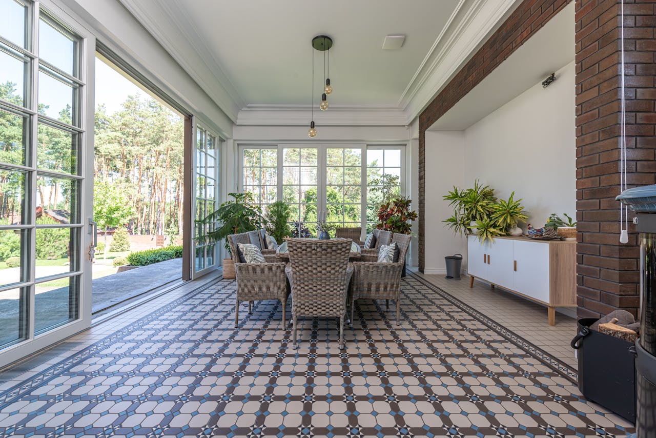 sunroom dining room