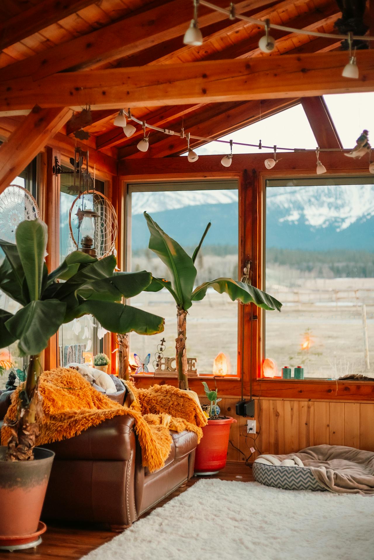 reading nook sunroom
