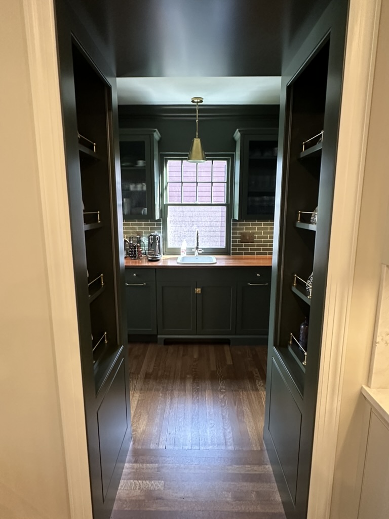 Custom cabinetry and butler's pantry built by D.E. Zeilstra
