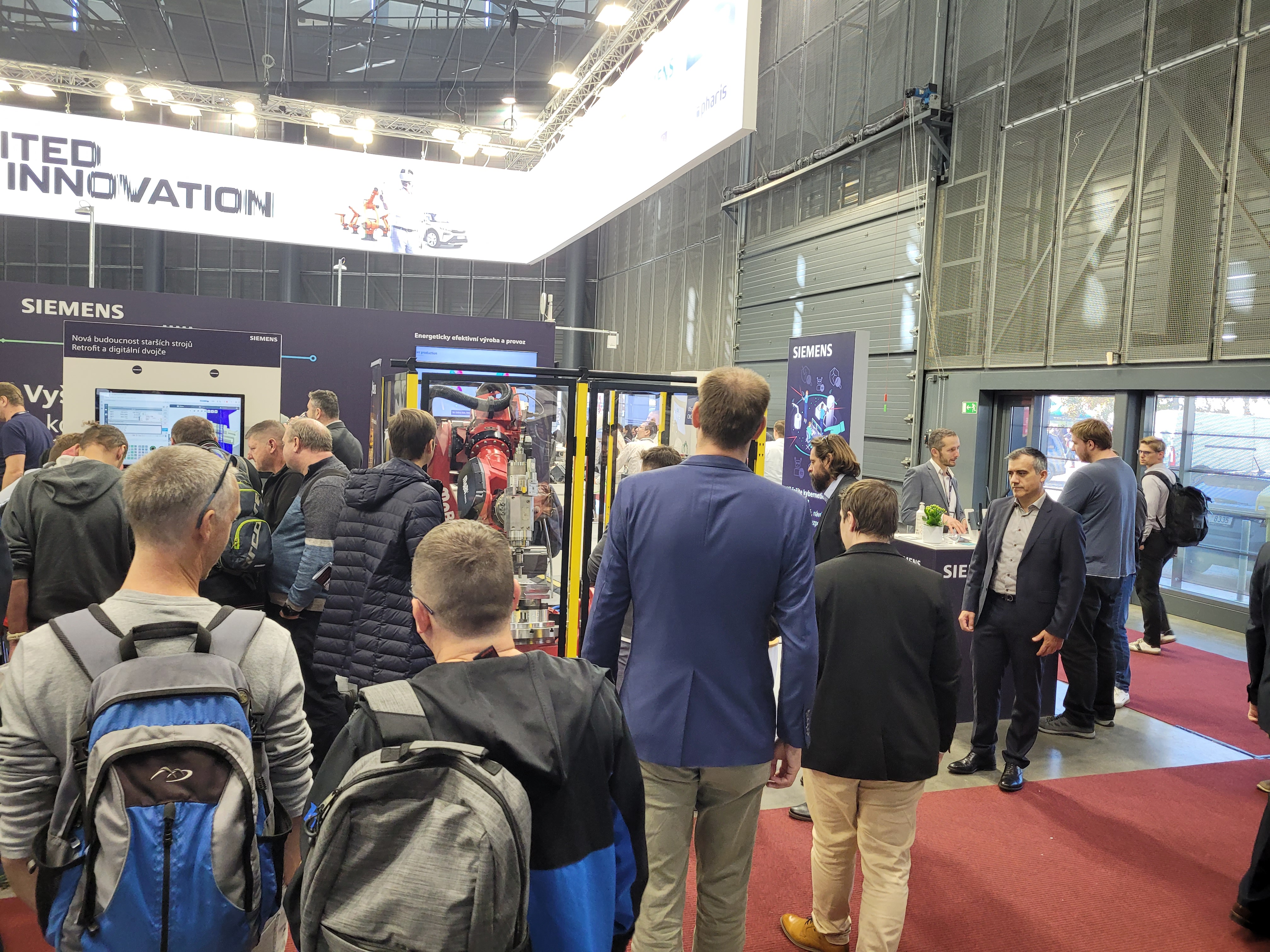 Siemens Booth MAX150 Milling Cell MSV International Engineering Fair | BVV