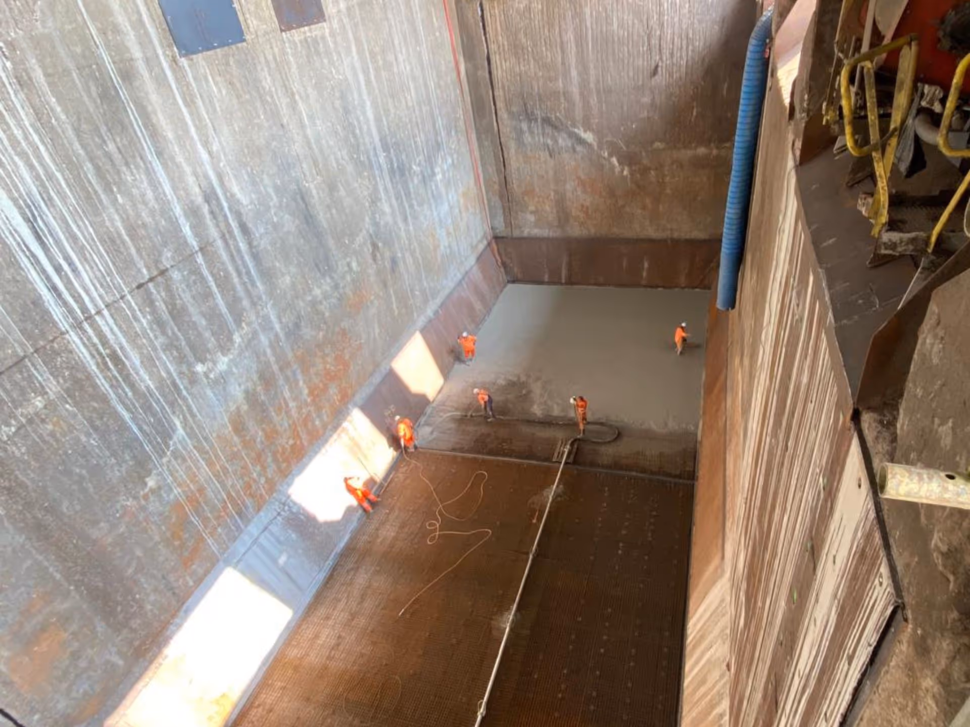 Herstellen huisvuilbunker AVR