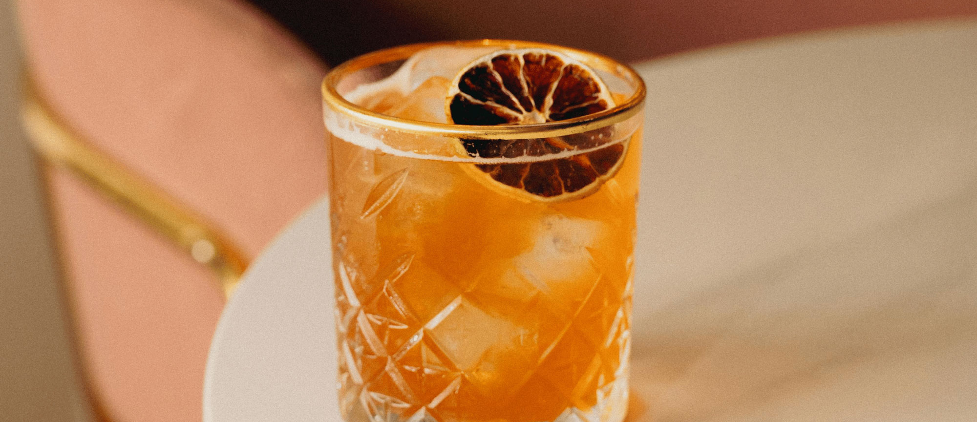 Cocktail dans un brasserie parisienne