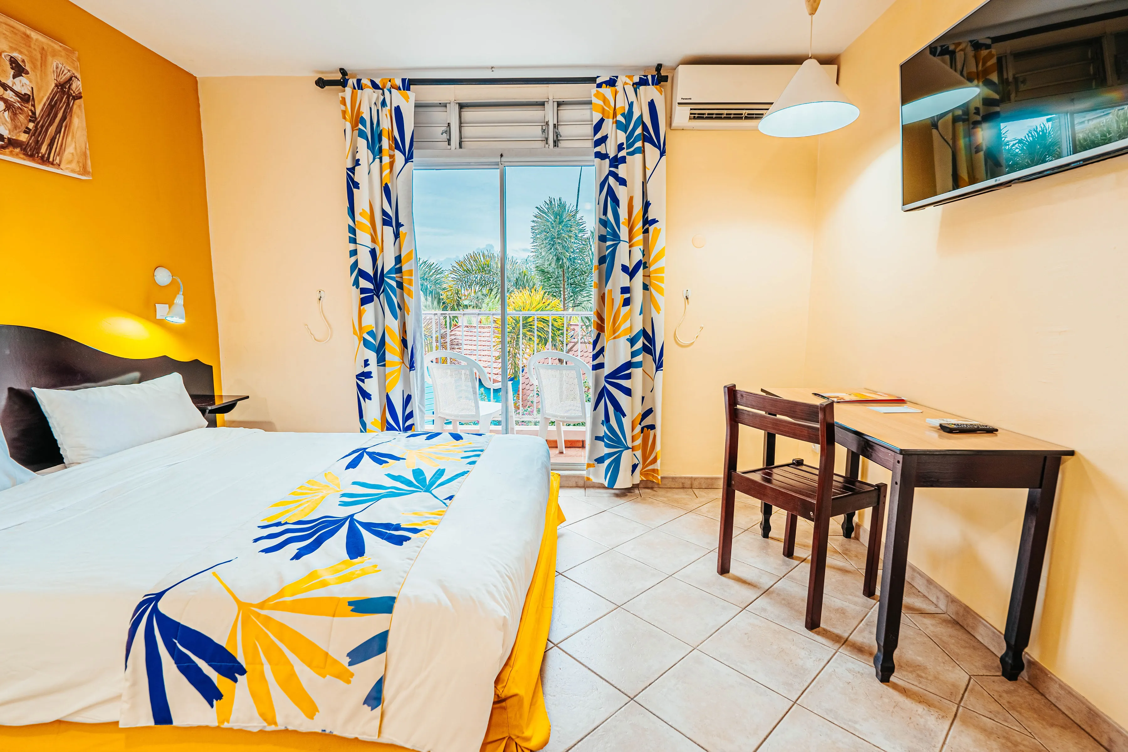 Gran Kay Bambouresort room with double bed tropical motifs balcony garden view Martinique