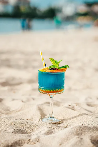 Tropical cocktail blue fresh mint beach sand Bambouresort Martinique