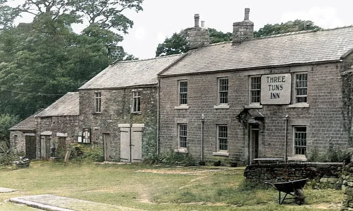 Old photo of Three Tuns Inn