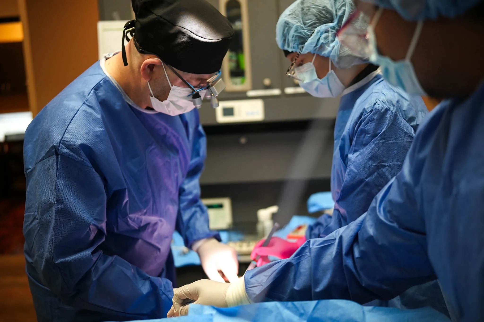 dr saleh working with assistant
