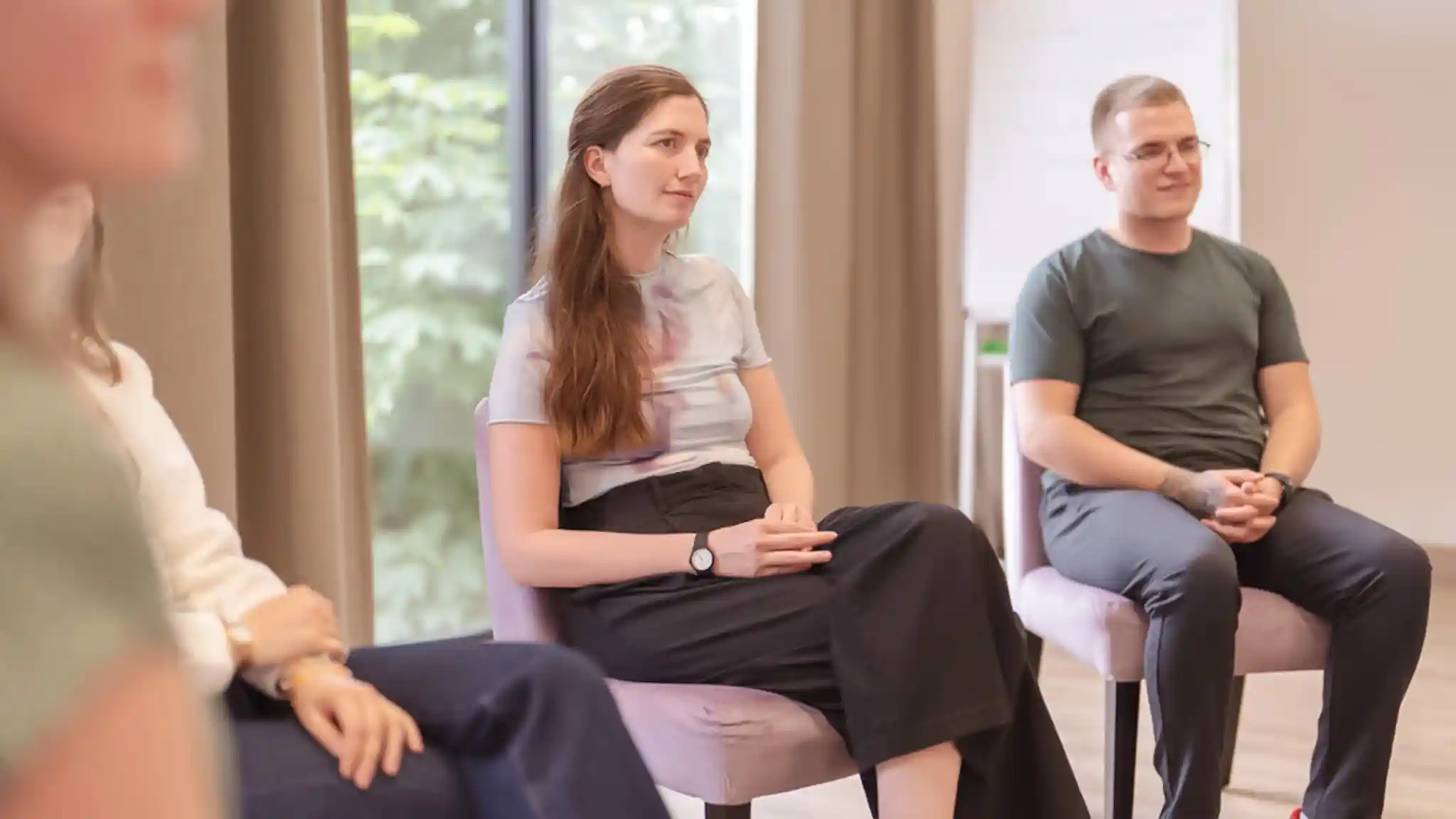Patienten bei der Gruppentherapie zur Behandlung von Zwangsstörungen