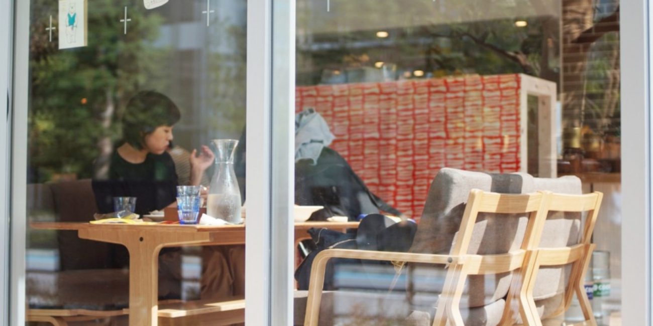 CAFE&HALL oursの店内の様子