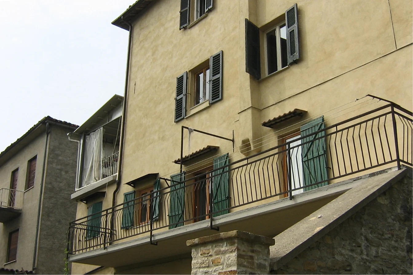 Ristrutturazione casa unifamiliare in Ticino con rifacimento facciata esterna