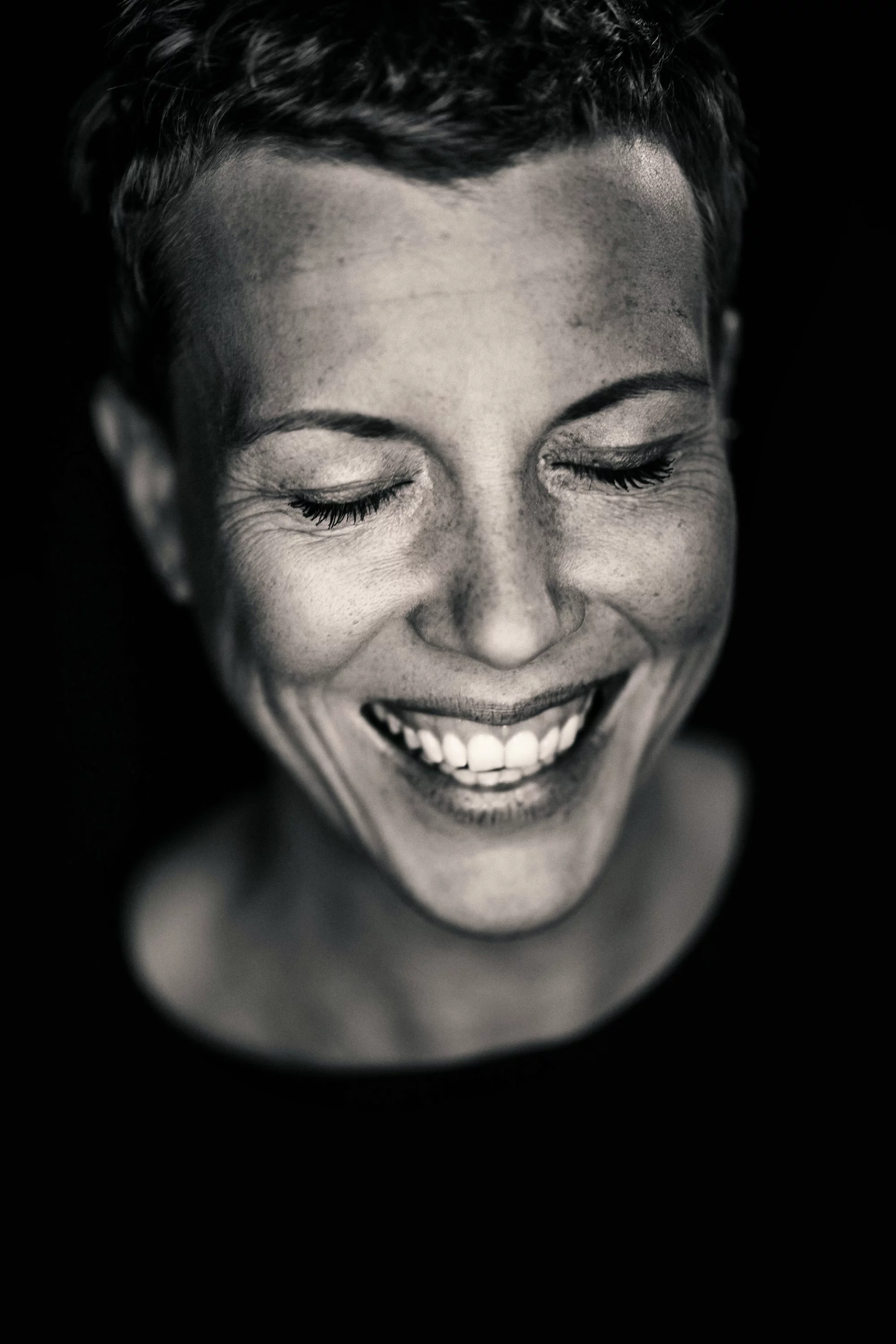 Porttraitfoto von der Regisseurin Jette Steckel, fotografiert von Alex Bunge