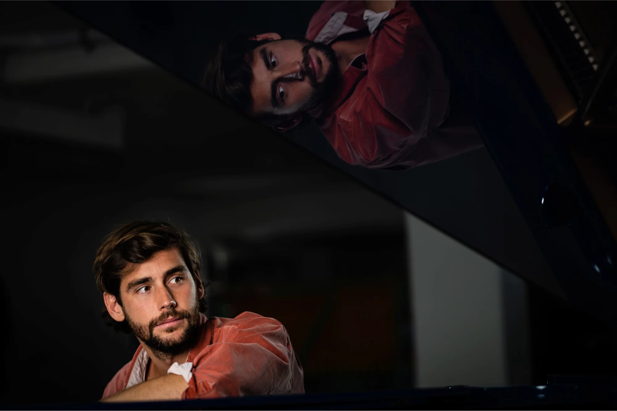 Foto und Film mit Alvaro Soler für Steinway & Son, fotografiert von Alex Bunge