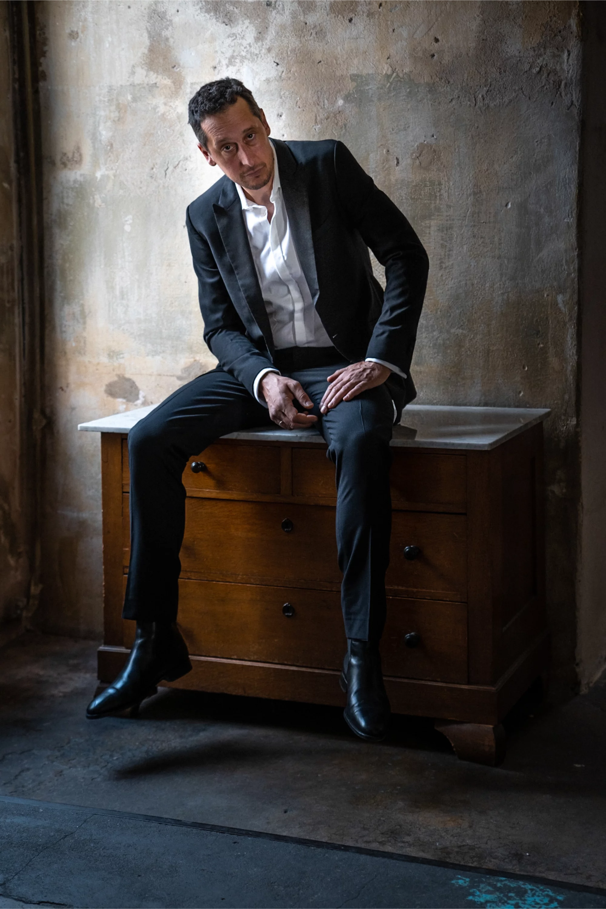 Foto vom Schauspieler Hans Löw, bei der Agentur ABOVE THE LINE, fotografiert von Alex Bunge