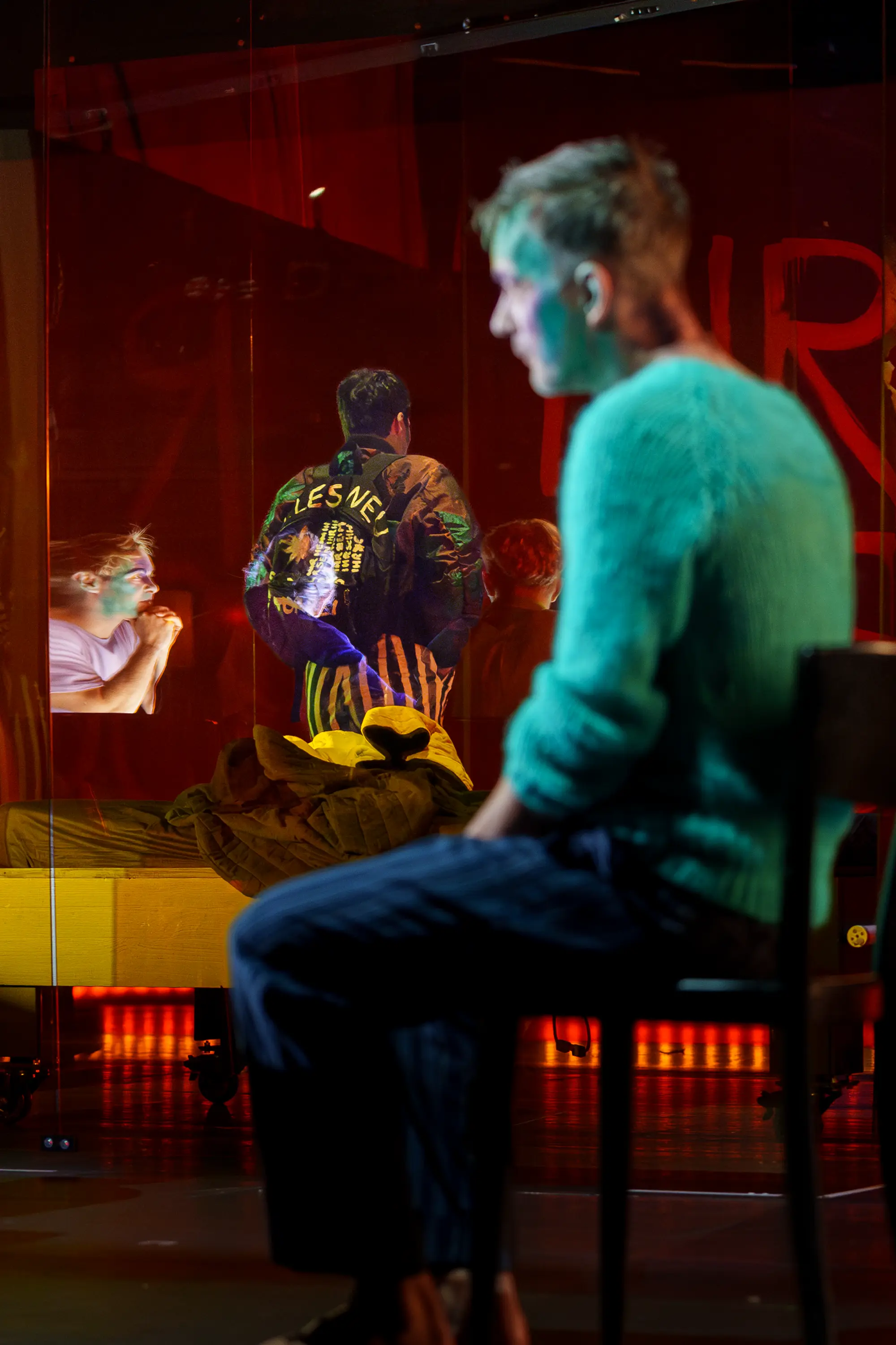 DIRECTION: Jette Steckel STAGING: Florian Lösche COSTUME: Pauline Hüners DRAMATURGY: Anika Steinhoff WITH: Alicia Aumüller | Judith Hoffmann | Mirco Kreibich | Daniel Lommatzsch | Matthias Neukirch | Sebastian Rudolph | Charlotte Schwab | Nikola Weisse | Thomas Wodianka