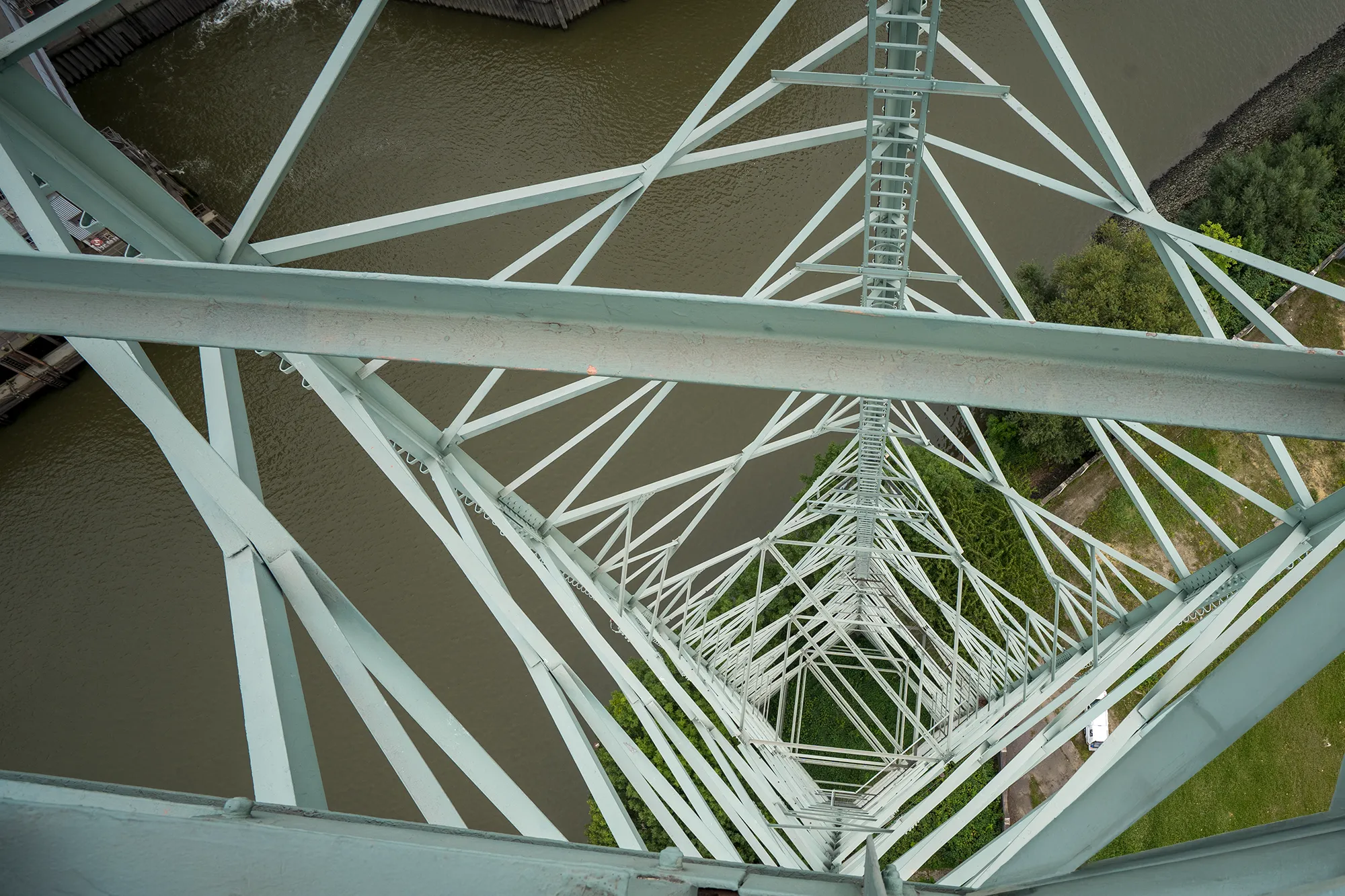 Höchster Freileitungsmast, für Stromnetz Hamburg, fotografiert von Alex Bunge