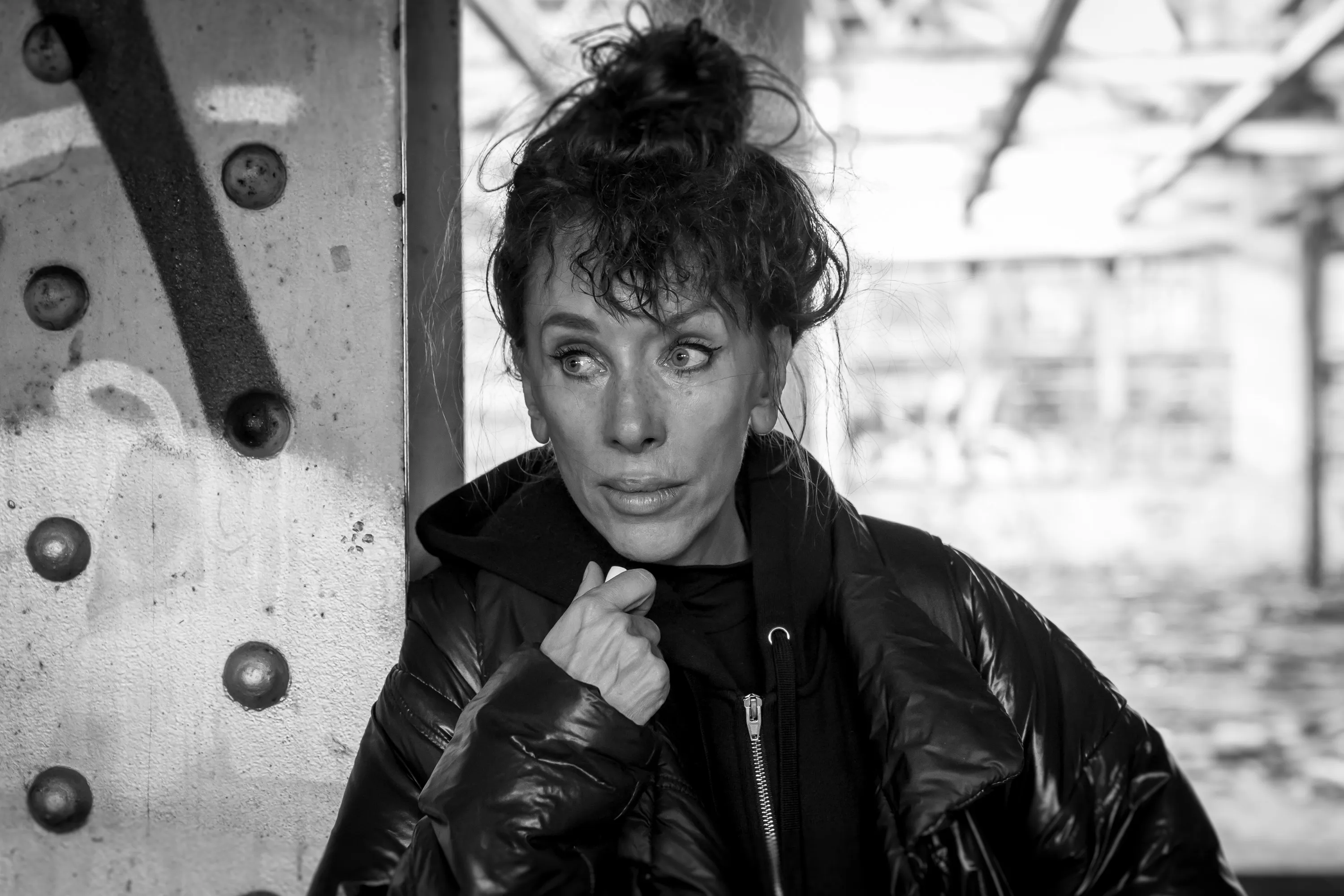 Portraitfoto von der Autorin Sibylle Berg und T.Roadz , fotografiert von Alex Bunge