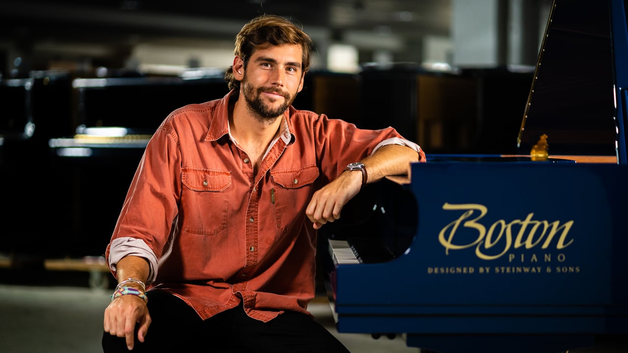 Vorschaubild des Steinway-Films mit Alvaro Soler