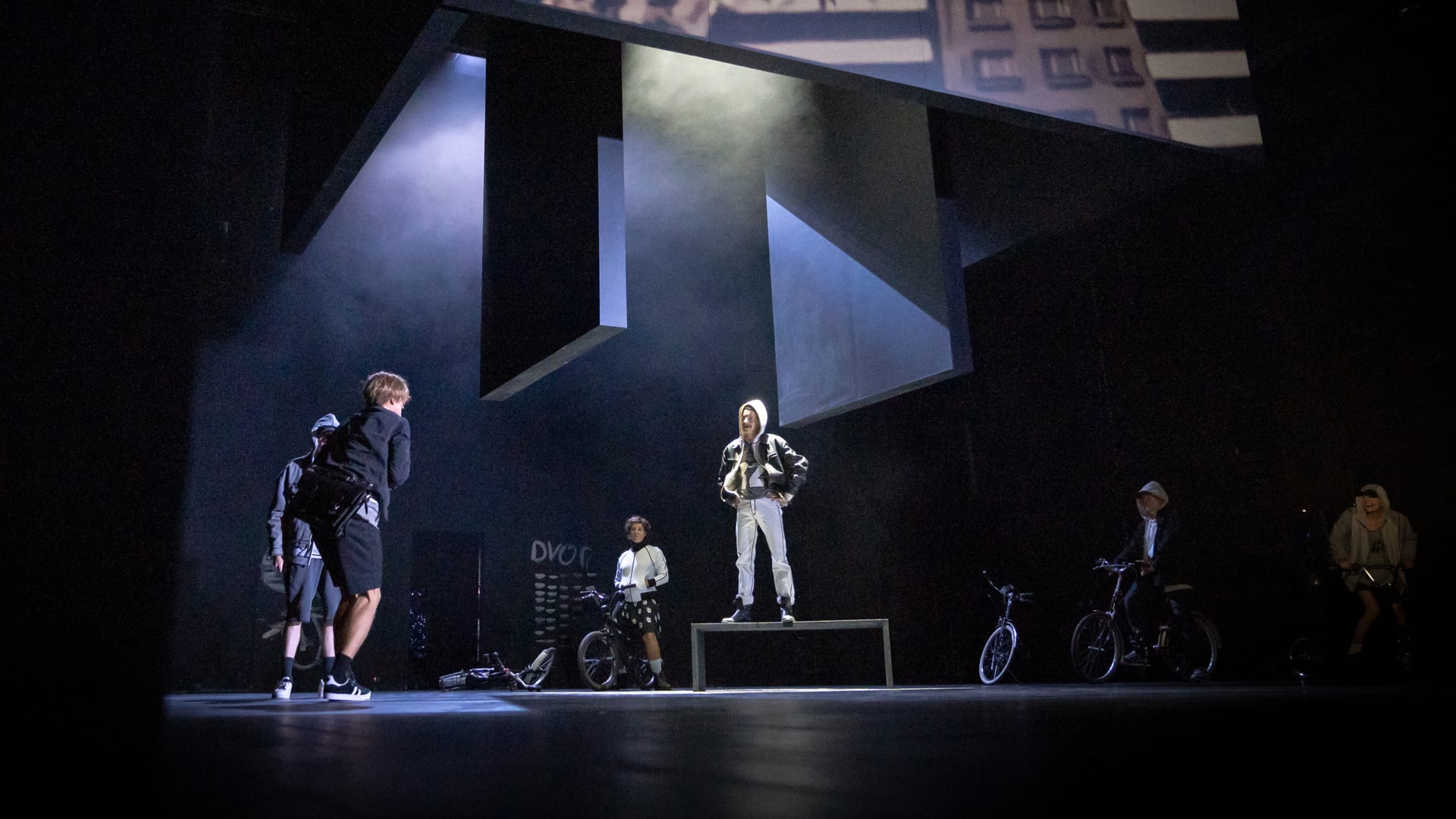 Vorschaubild des Theaterfilms Die Katze und der General am Thalia Theater