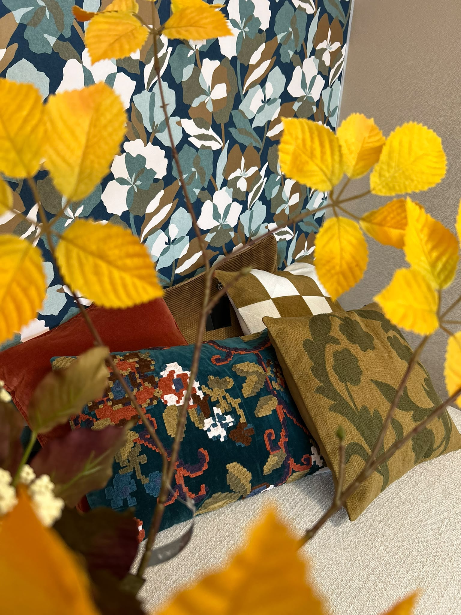 Découvrez nos coussins fleuris et pochettes assorties !