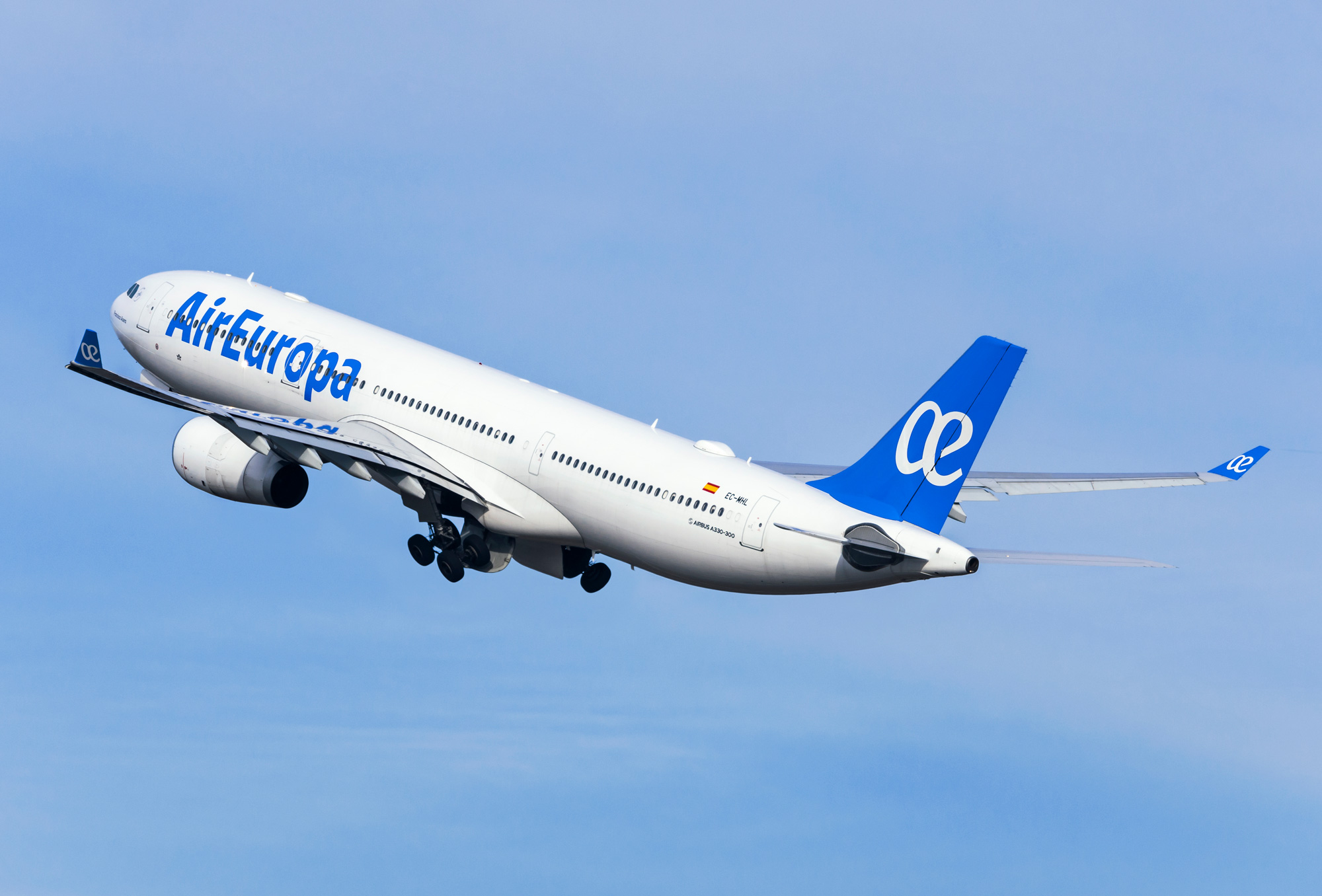 Start with F&B, add retail later: Air Europa's modular route to onboard digital