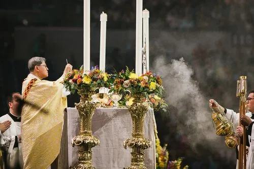 Closing Liturgy with Cardinal Tagle.