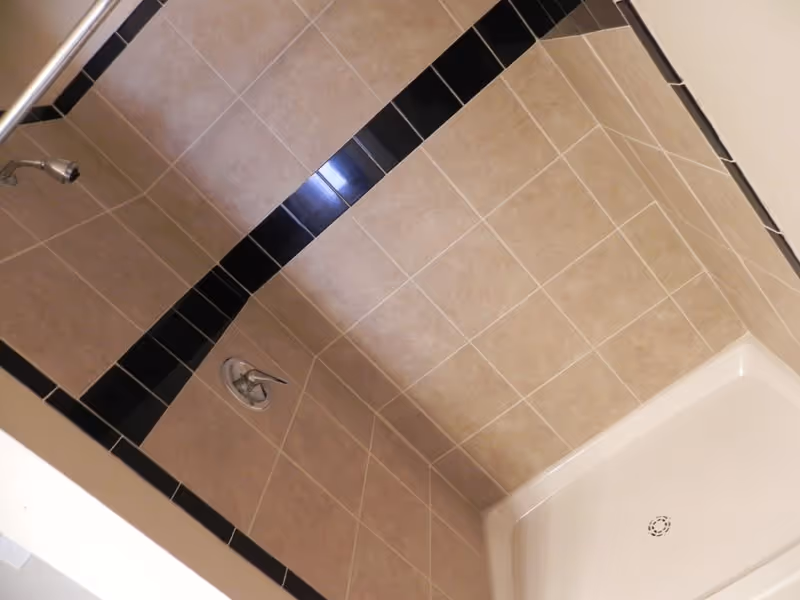 Bathroom standing shower