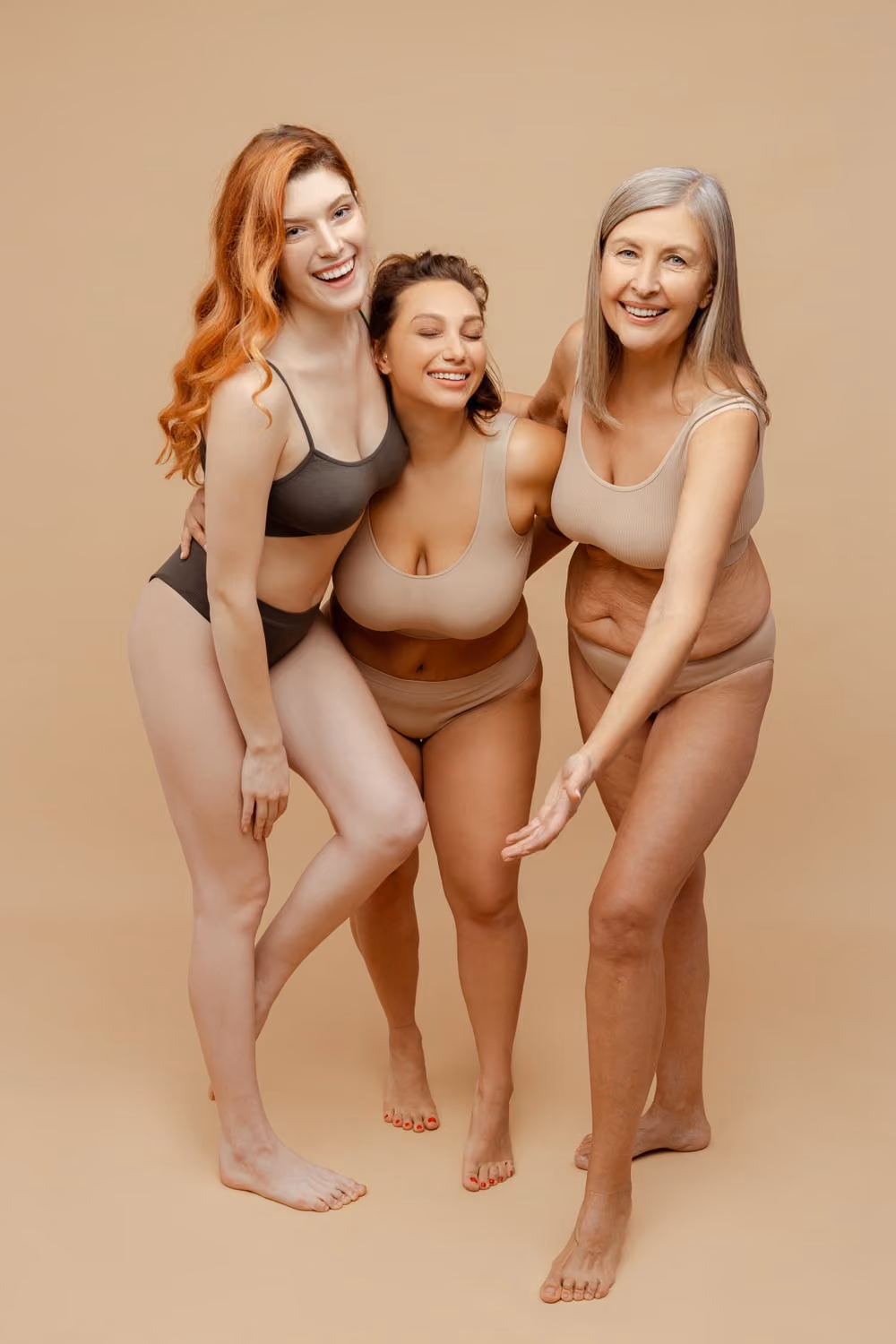 Clinique MB - Trio de femmes heureuses