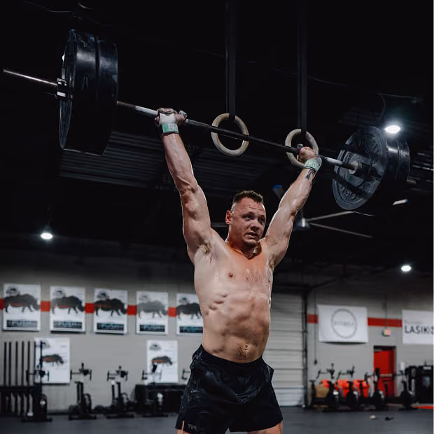 La routine de mobilité de Jayson Hopper pour le back squat