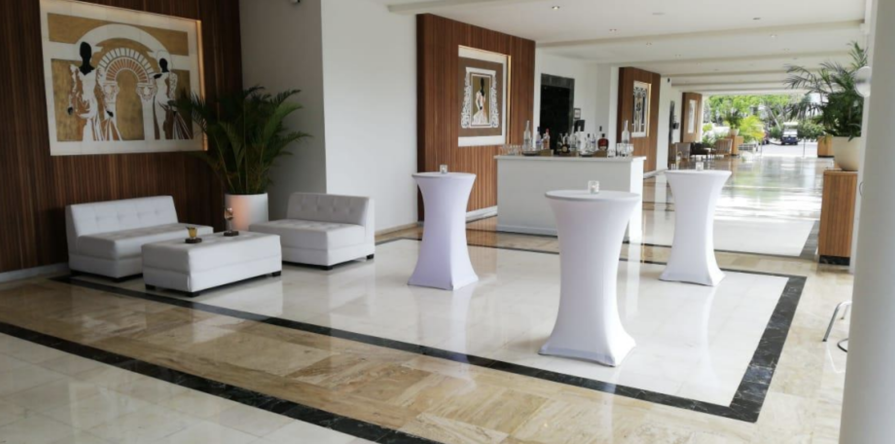 Isabela's Foyer