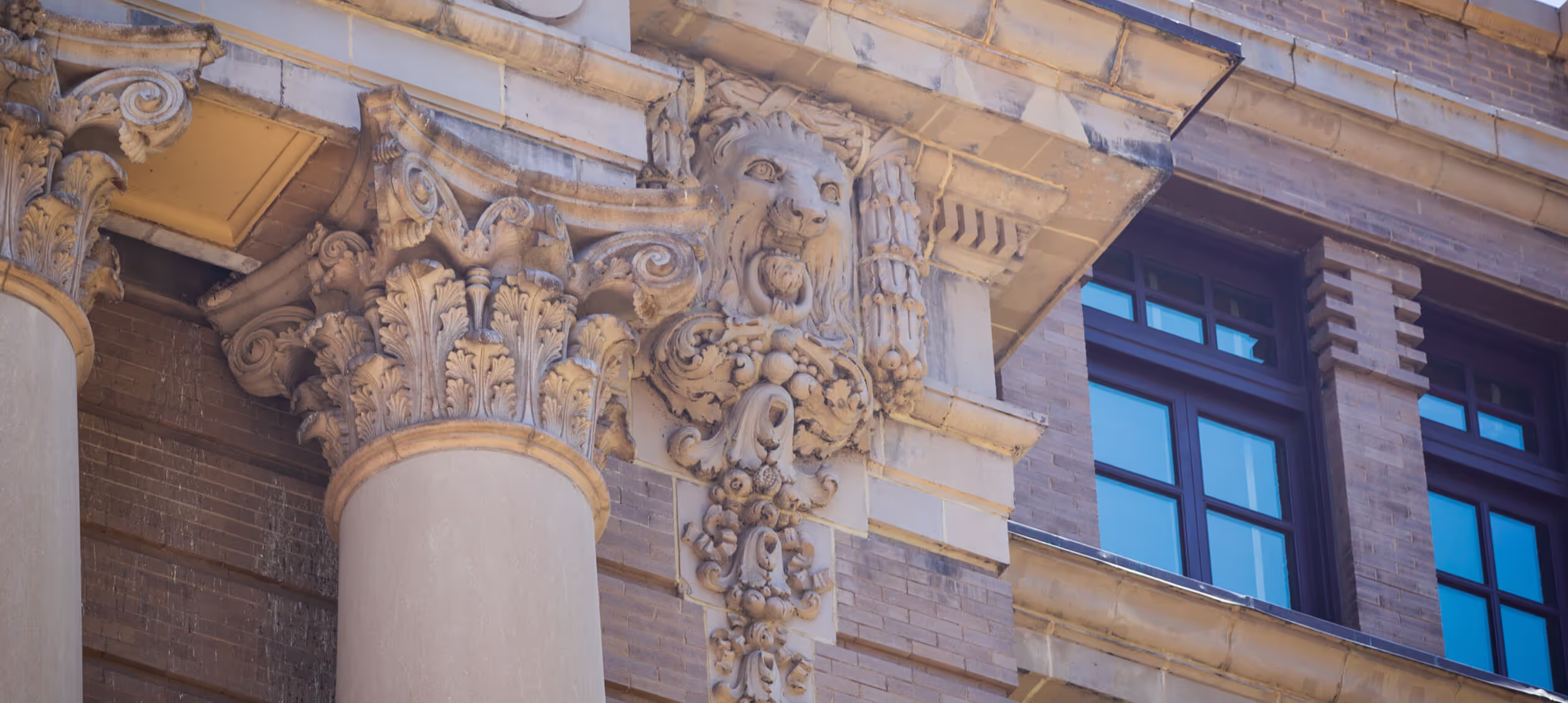 Close up of an exterior shot of a courthouse in Texas.