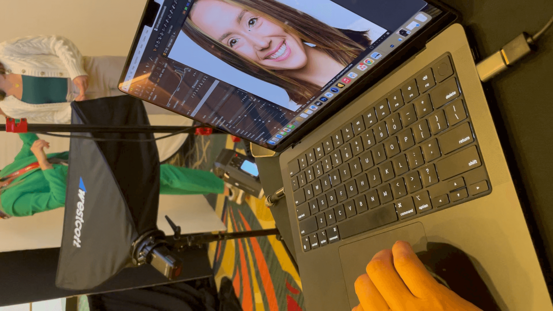 computer screen showing headshot at event headshot booth