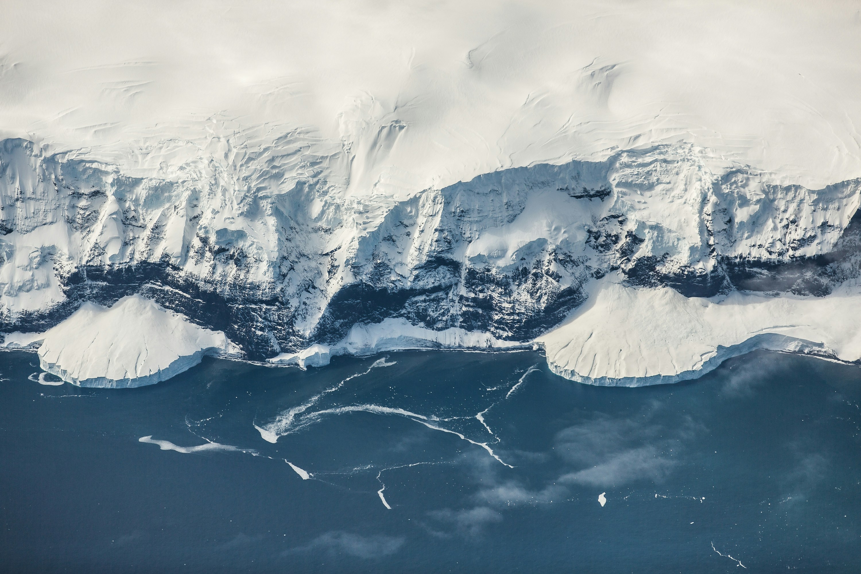 Fly Over the White Continent with Qantas Antarctica Flights