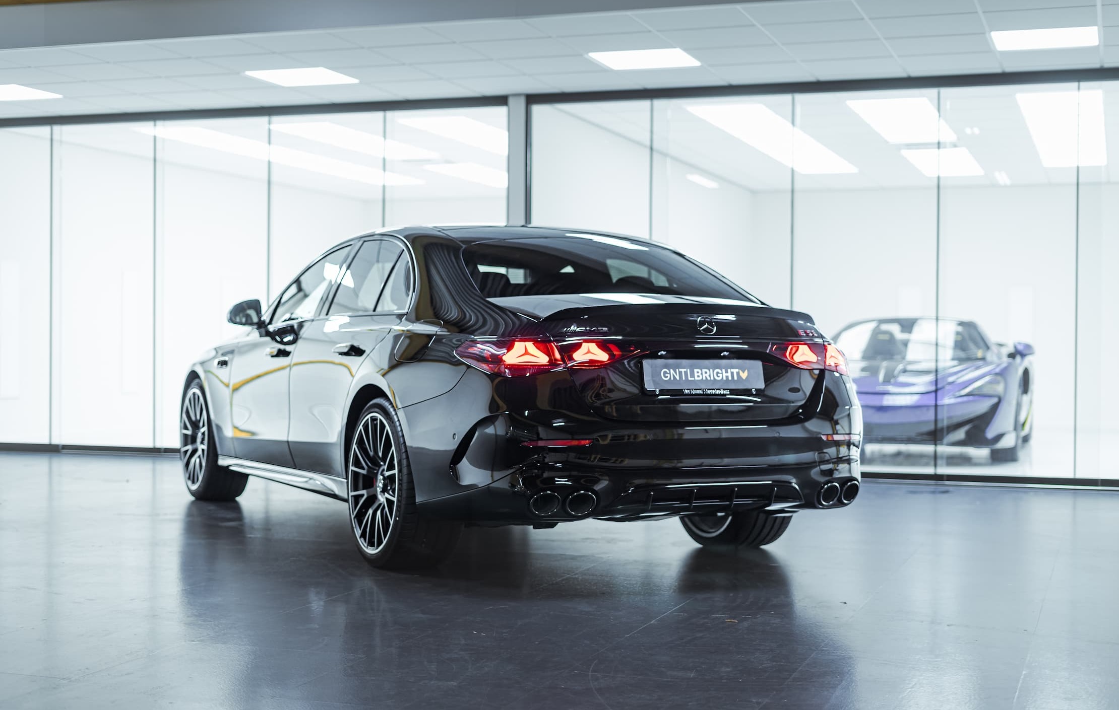 Mercedes van Van Mossel in onze garage