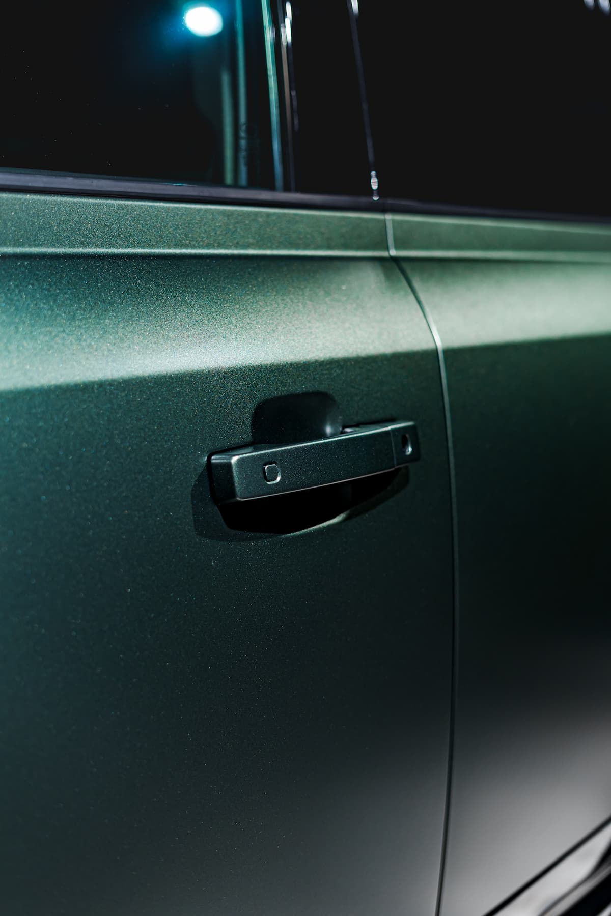 Land Rover Defender met matte keramische coating deur detail