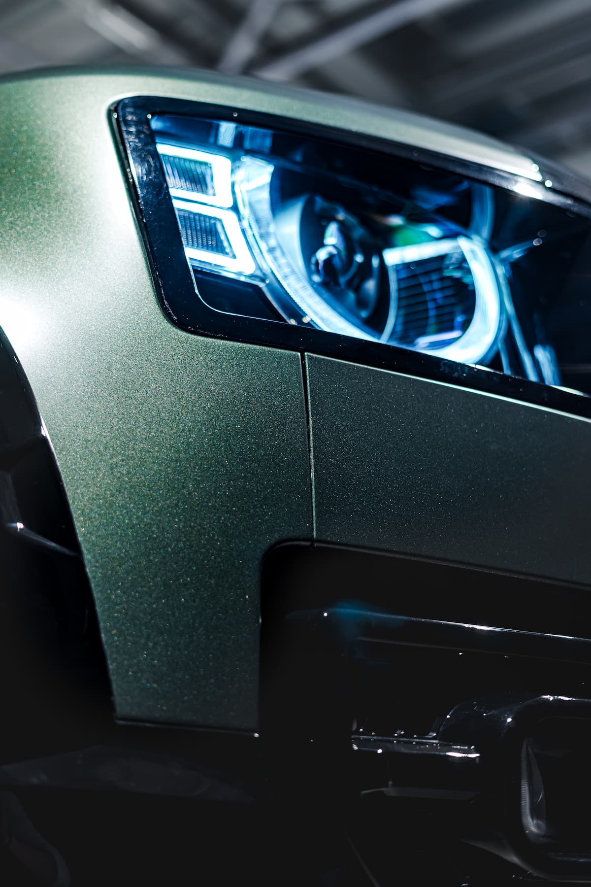 Land Rover Defender met matte keramische coating koplamp detail