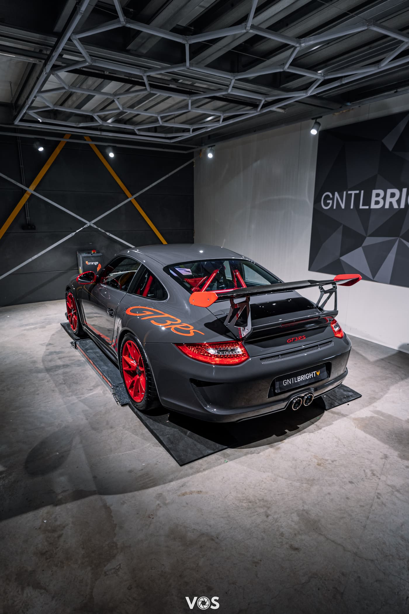 Porsche 997 GT3 RS detailing side left view