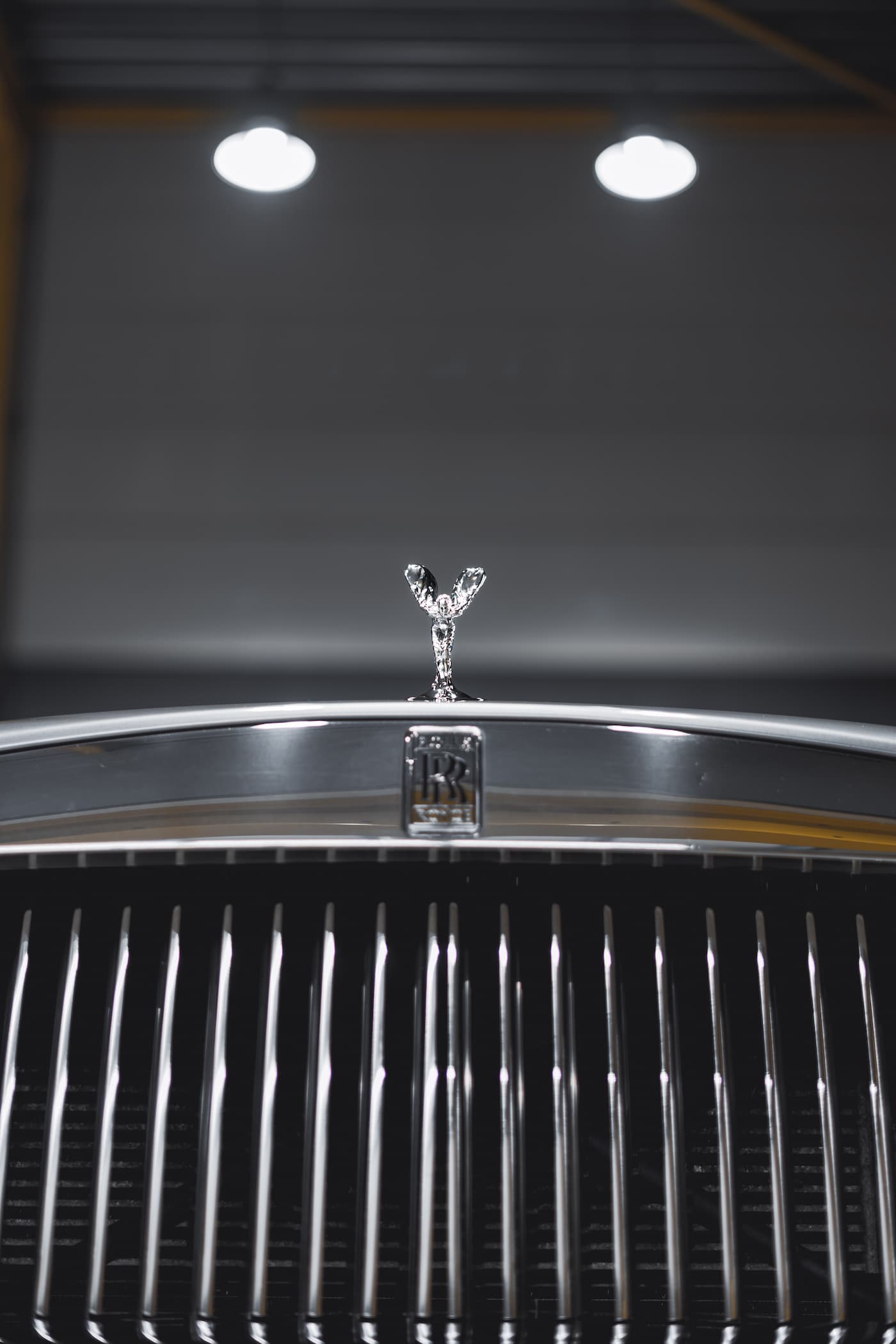 Rolls-Royce Wraith detailing grill and logo