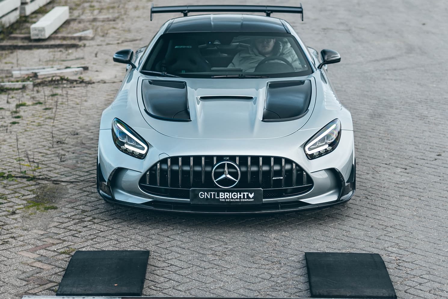 Mercedes AMG GT Black Series P One Edition uit trailer vooraanzicht