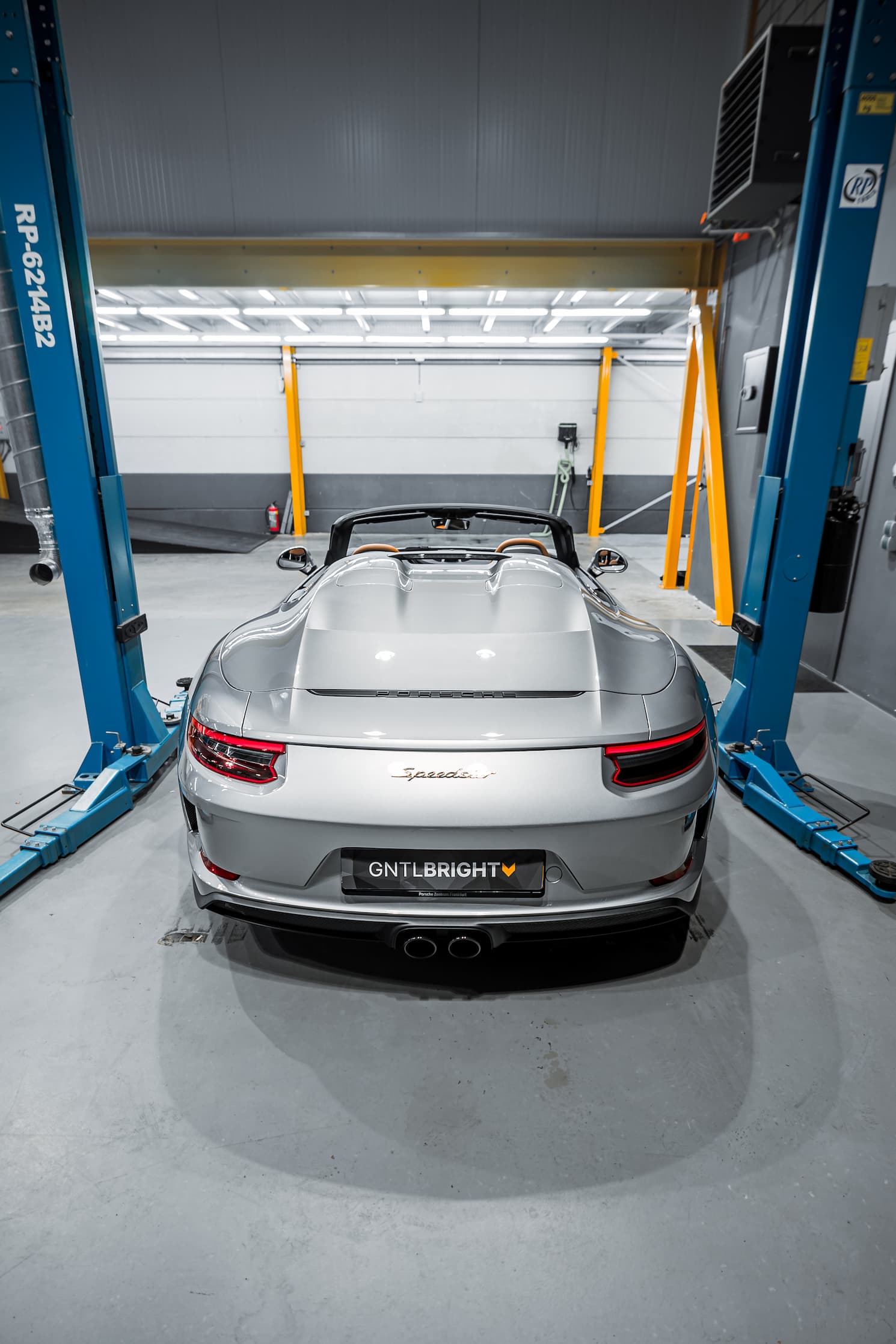 Porsche 911 Speedster met Front Protection PPF achteraanzicht