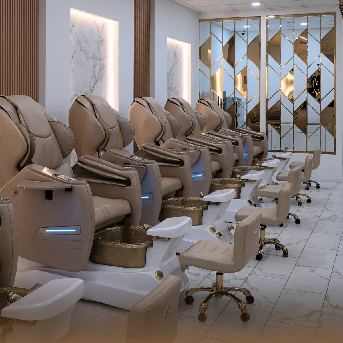 Tiệm nail đẹp hoàn thiện sau quy trình setup 7 bước tại Mỹ
