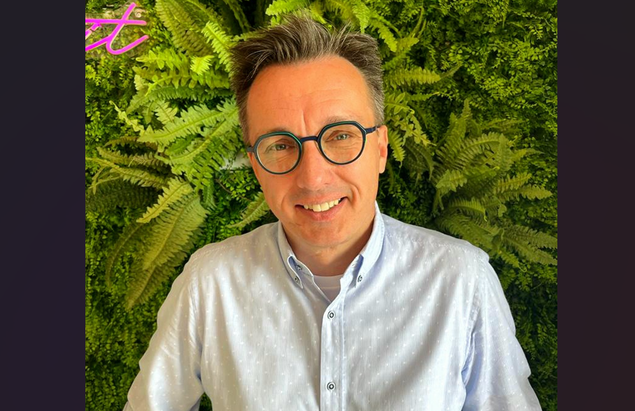 Ashley Wieferink, spécialiste de l'apprentissage international et du développement organisationnel chez Bechtle
