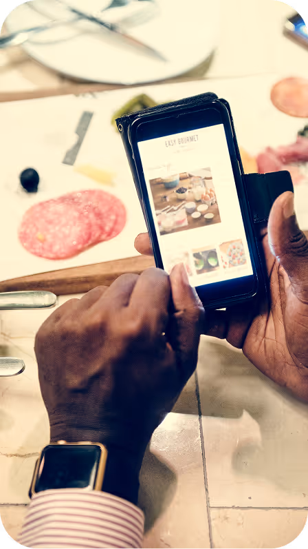 employee using customized meal plan