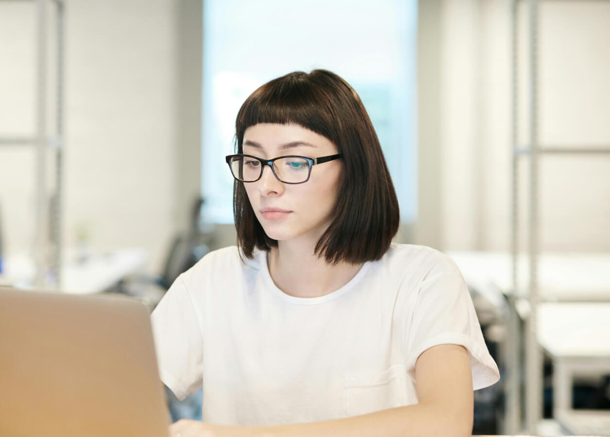 The benefits of blue light blocking glasses for screen time