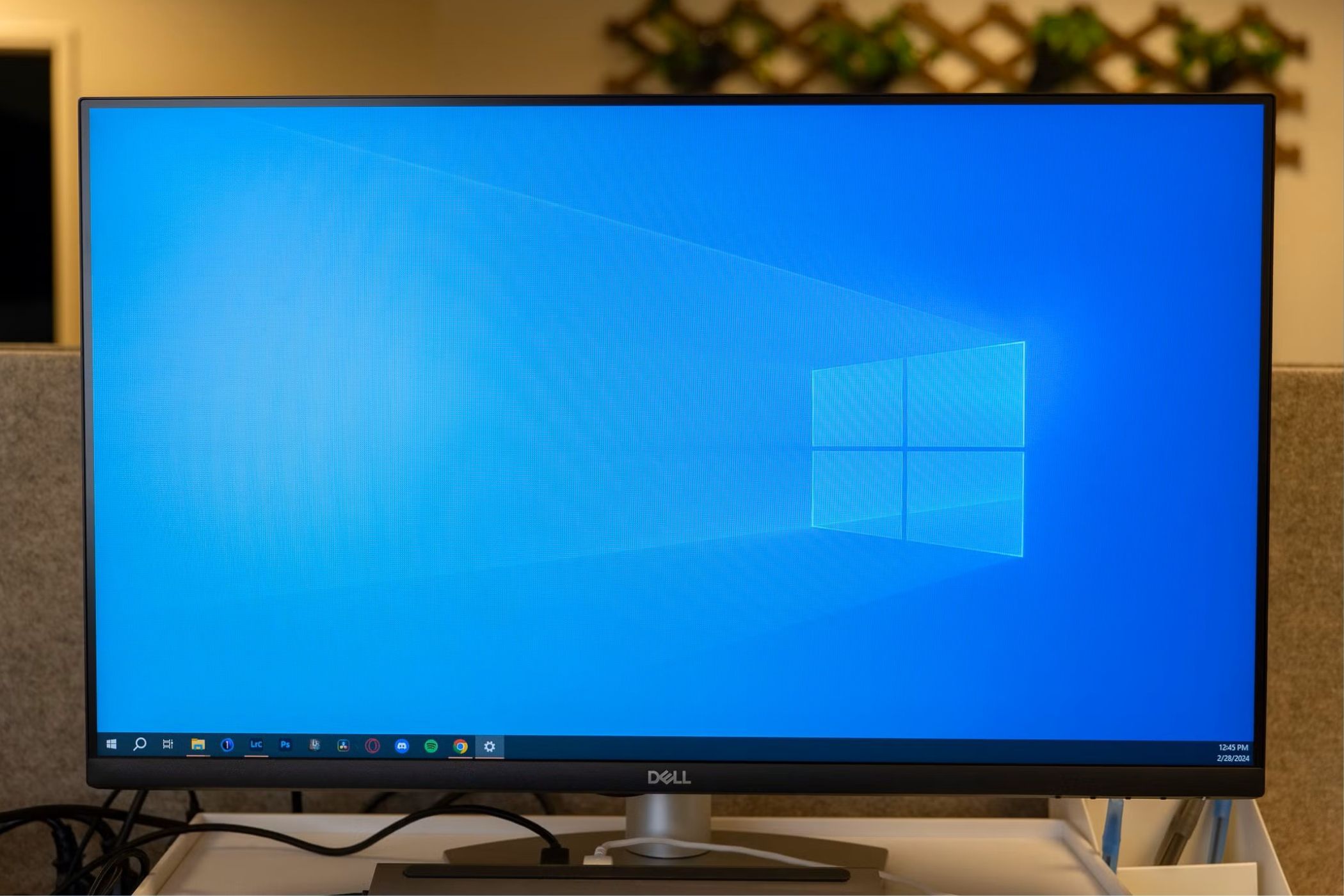 Minimalist Windows desktop with open apps