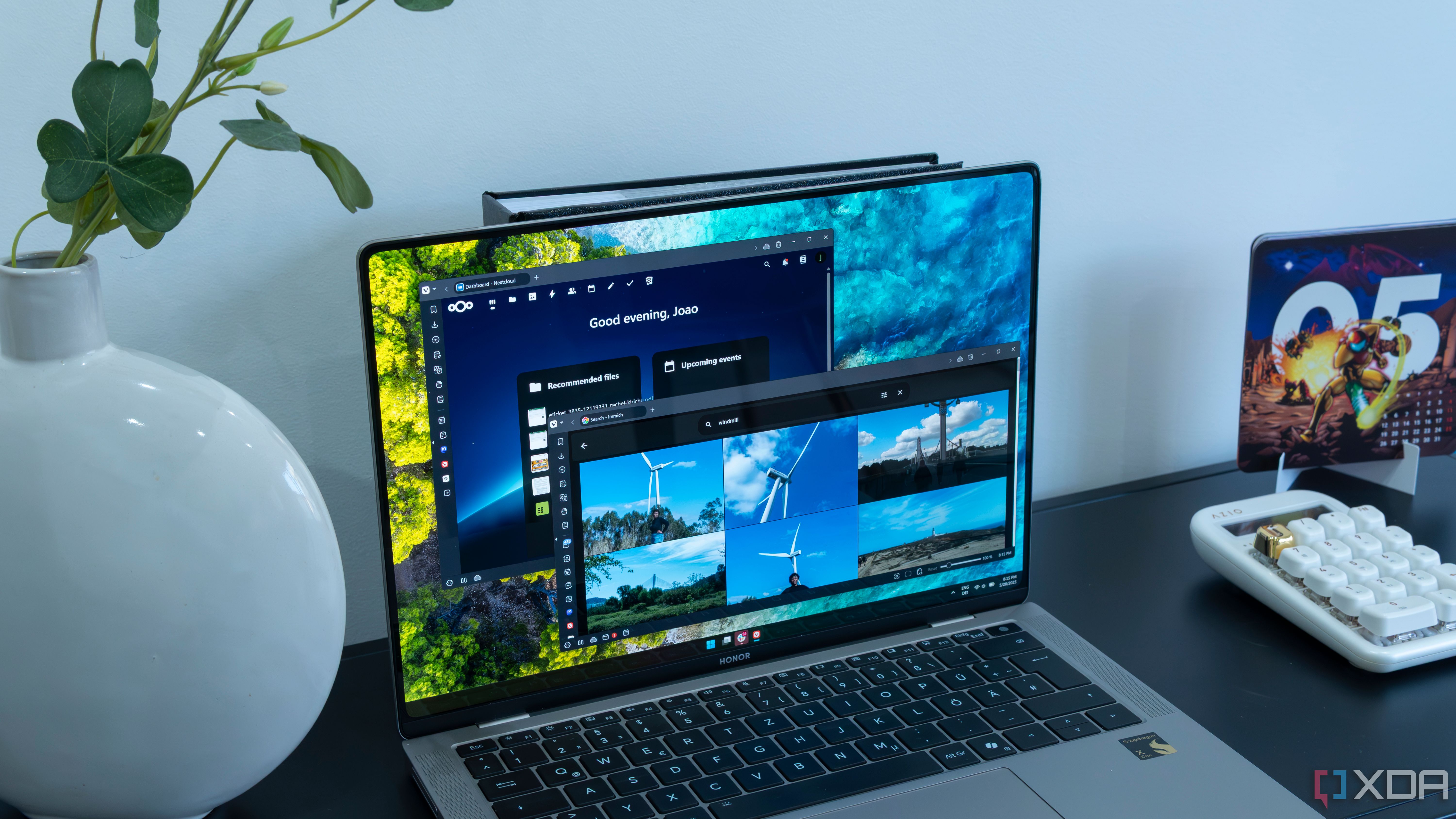 Desk with simple technology setup