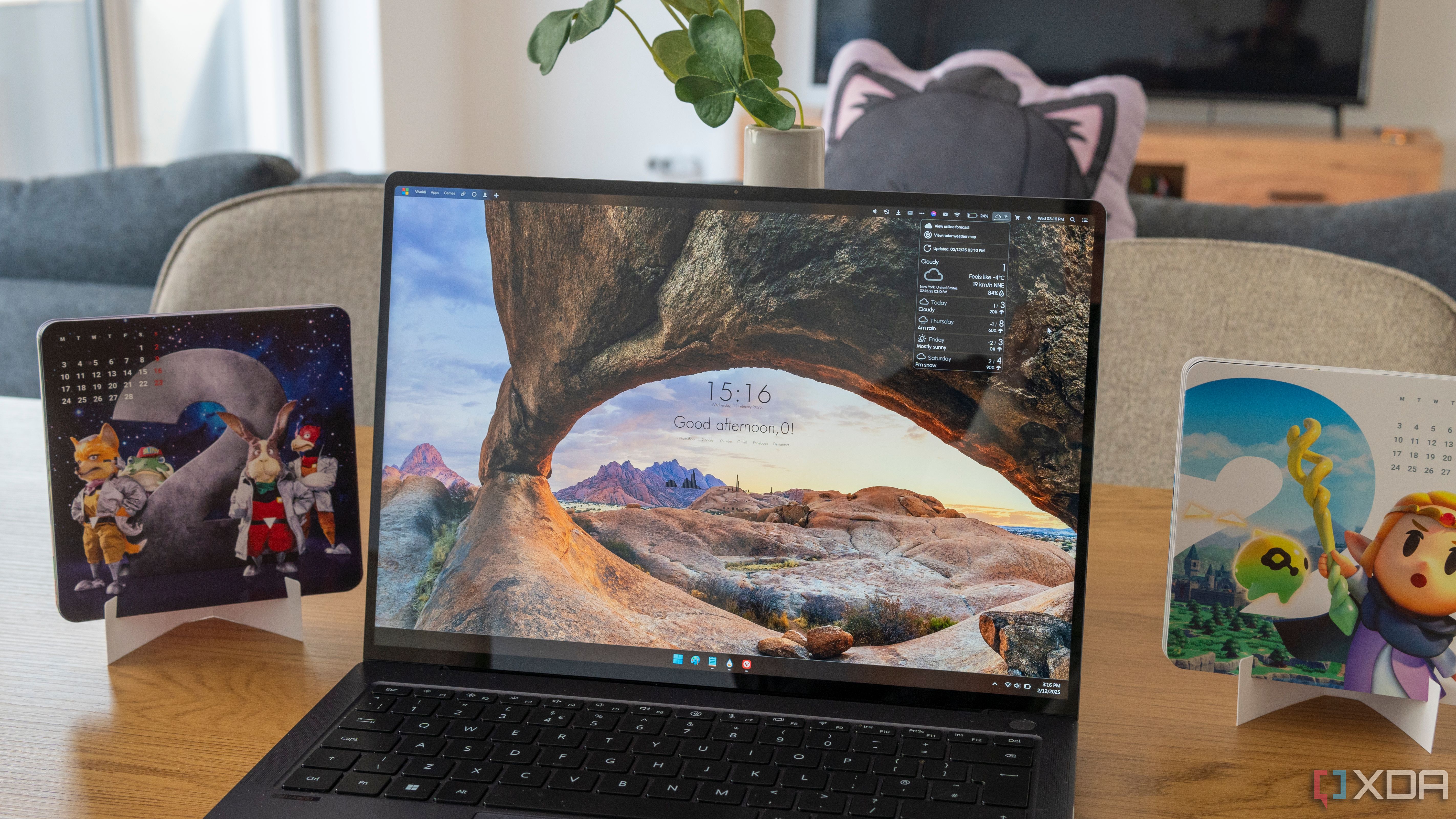 Windows desktop personalized with Rainmeter skins