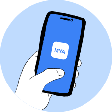 Hand hält ein Smartphone mit geöffneter MYA-App vor blauem Hintergrund.