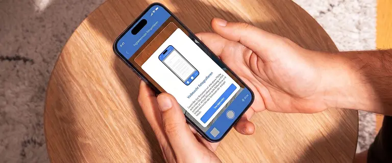 Foto eines Smartphones in den Händen