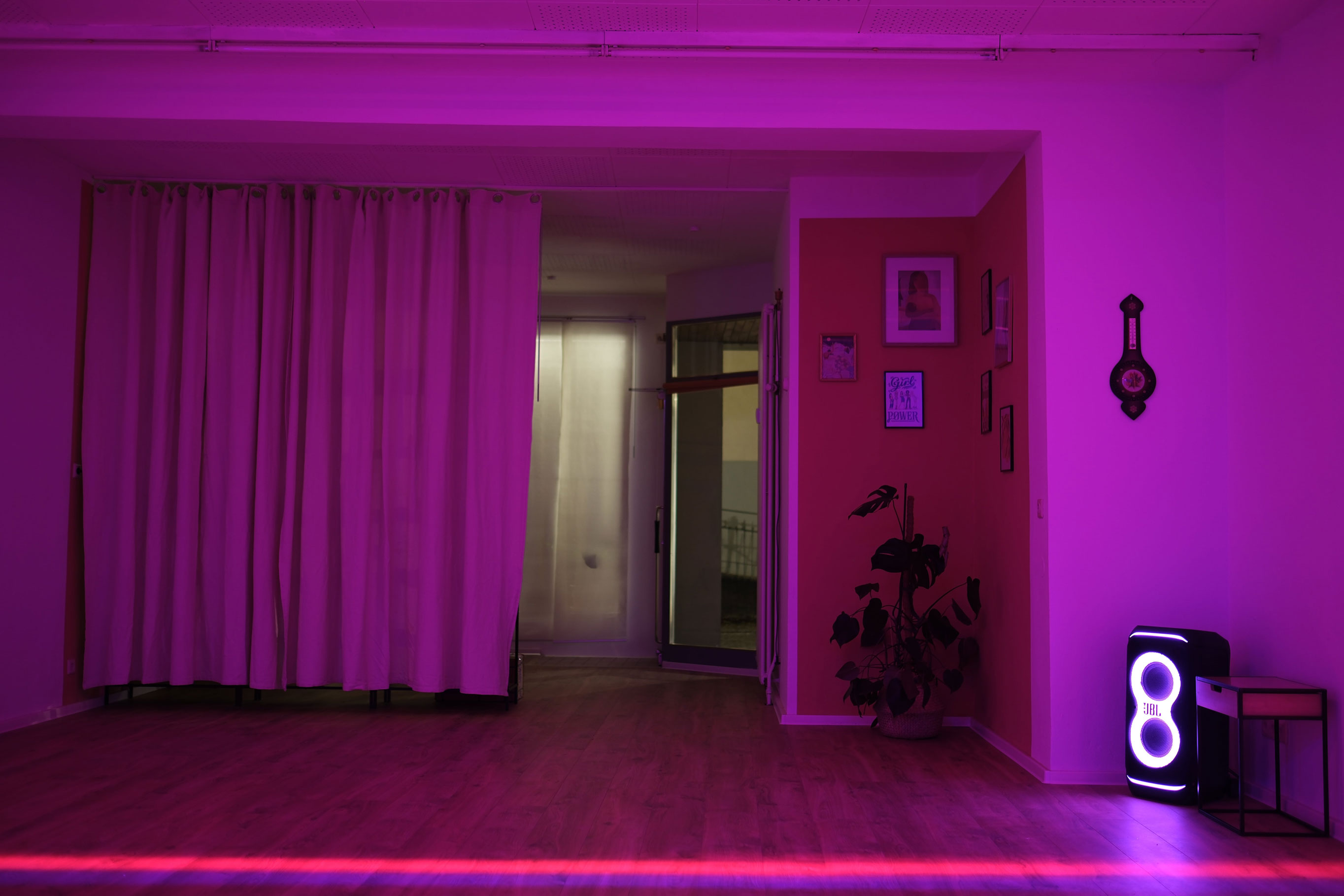 Kursraum Vorhang und Belichtung